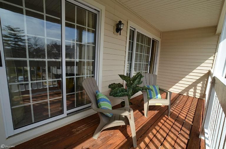 1st image of 10204 Ashbrooke Ct #11