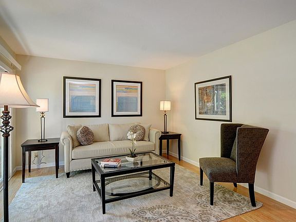 2nd image of 125 Connemara Way APT 18
