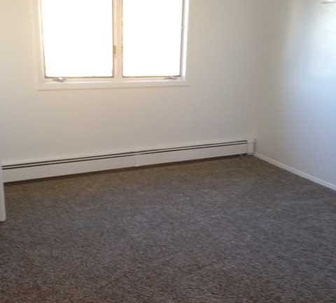4th image of 157 Banta Ave