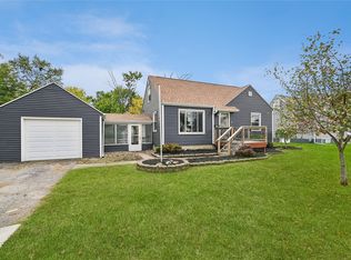 1117 35th St NE, Cedar Rapids, IA 52402
