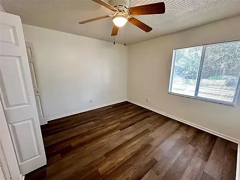 2 bed, 1.5 bath, 936 sqft, $1,650 — Photo 2