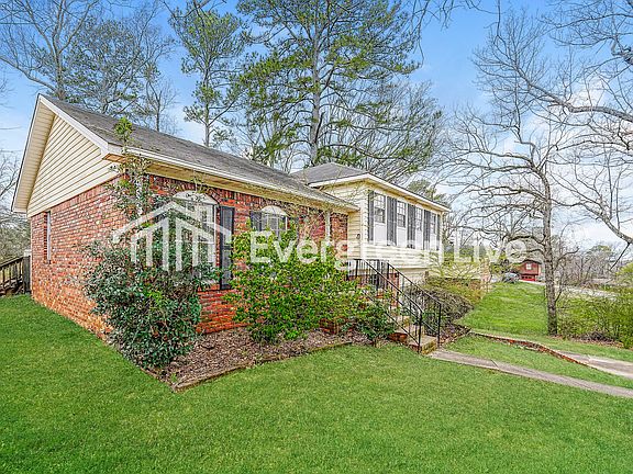 2nd image of 2903 Tall Tree Ln