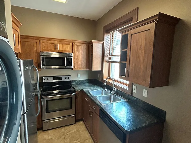 122 W Main St #D — Photo 7