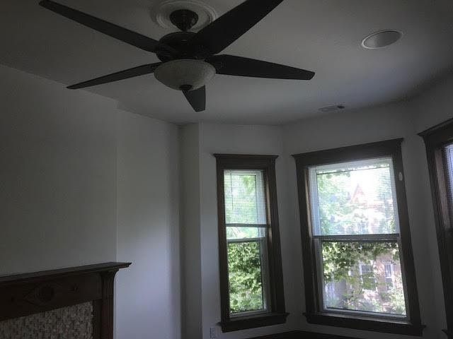 1st image of 3837 N Kenmore Ave #1