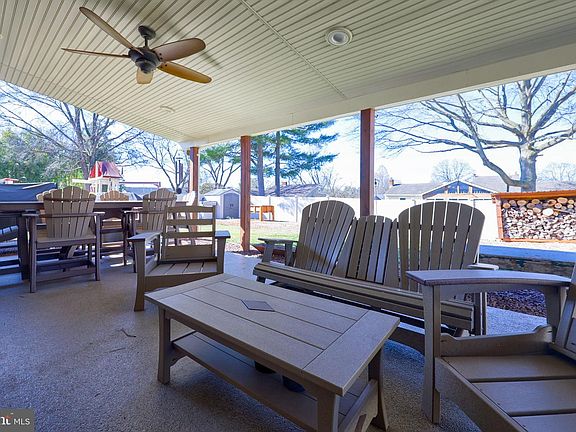 4th image of 2552 Manor Rd