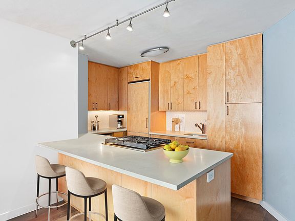 2nd image of 79 W 12th St APT 8E