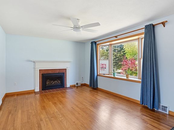 5th image of 33 Druid Hill Rd