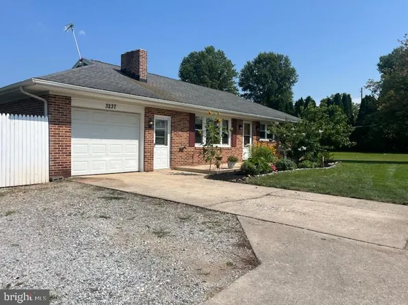 3237 Bull Rd, York, PA 17408