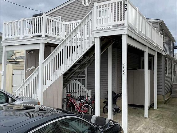 4th image of 2720-22 West Ave