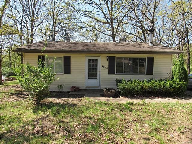 1st image of 1574 Lakeshore Dr