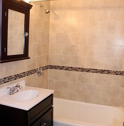 Typical updated bathroom at Hudson Ivy