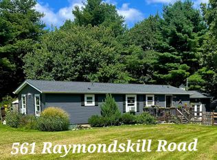 561 Raymondskill Rd, Milford, PA 18337