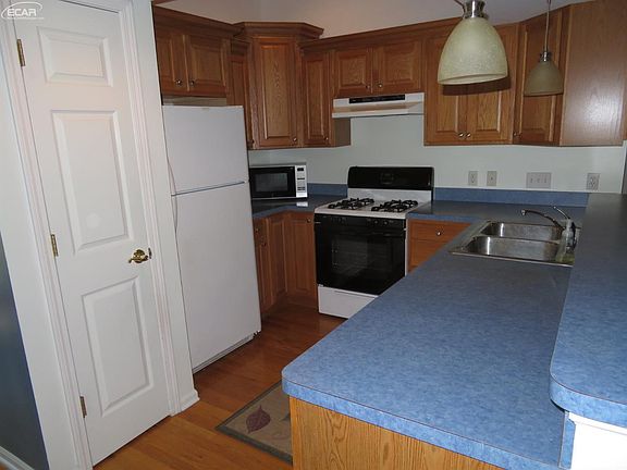 5th image of 9032 Luea Ln