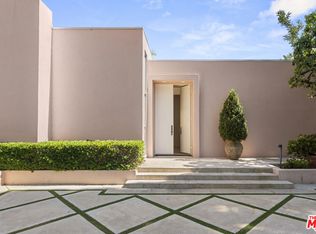 9032 Thrasher Ave, Los Angeles, CA 90069
