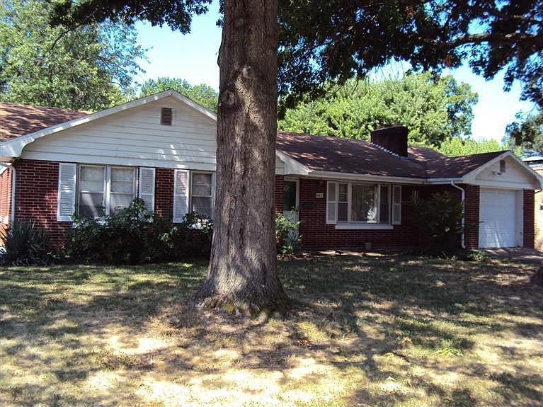 1st image of 507 Castle Dr