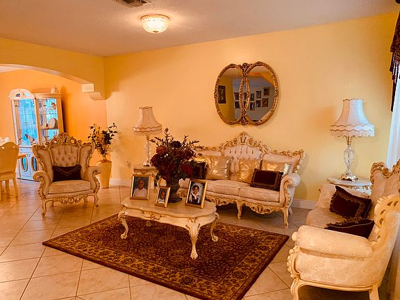 Home For Sale In Silver Lakes