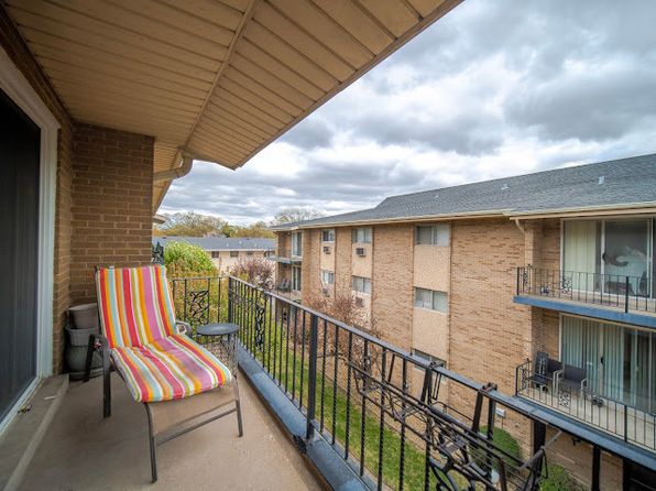 10109 S Cicero Ave APT 302, Oak Lawn, IL 60453