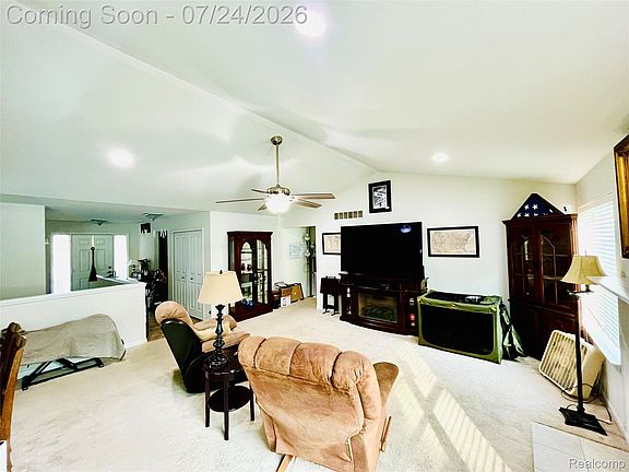 3rd image of 9045 Birch Pointe Dr