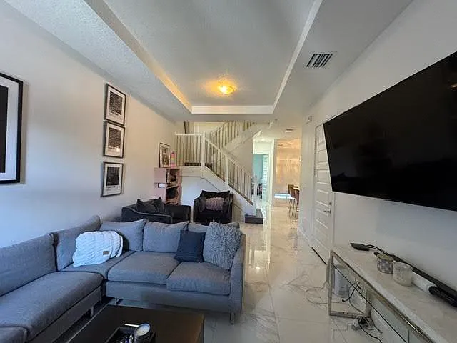 2 bed, 3.0 bath, 1958 sqft, $5,700 — Photo 3