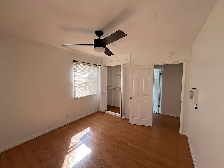 404 W Windsor Rd #B — Photo 17