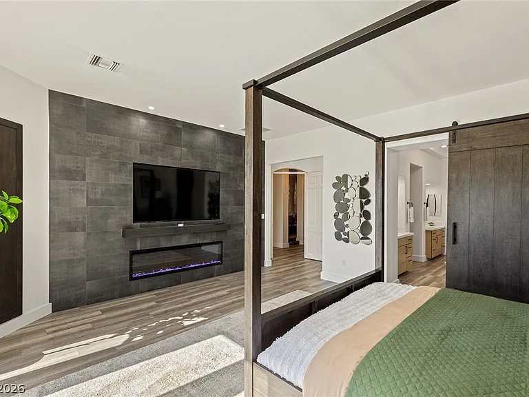 9421 Queen Charlotte Dr — Photo 54
