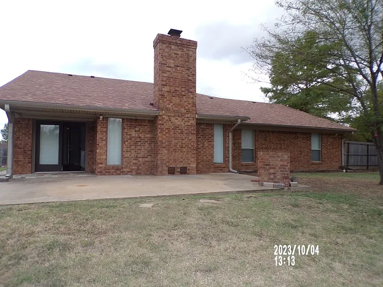 2408 NW Redwood Ln — Photo 16