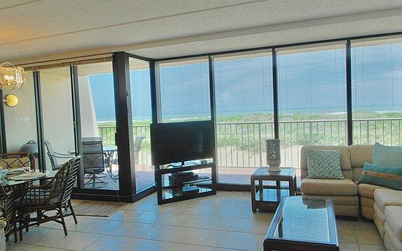 3rd image of 2100 Gulf Blvd Unit 13