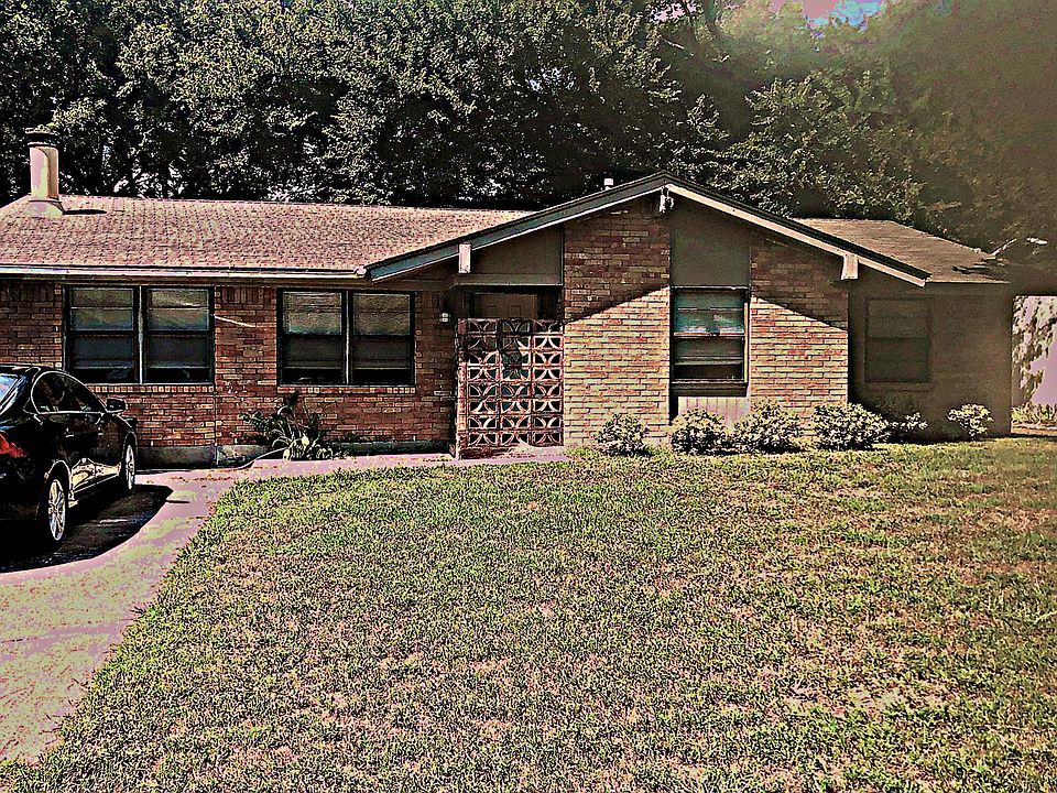 1st image of 716 Phillips Dr