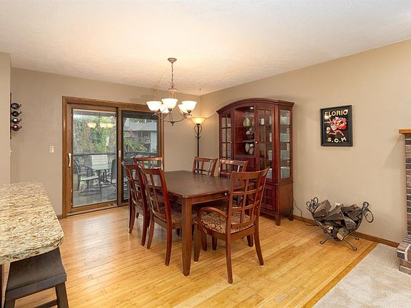 5th image of 2309 Yorkshire Dr
