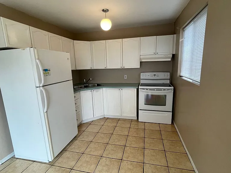 82 Sanford St #B — Photo 7