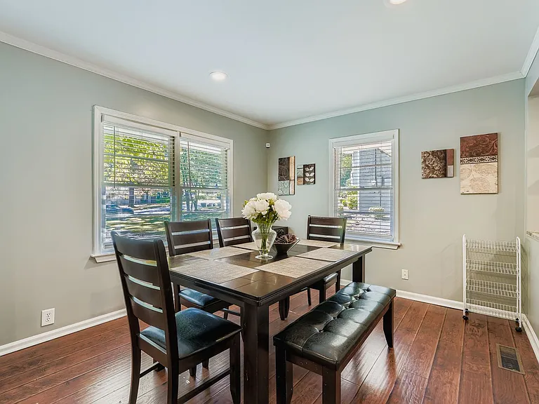 2116 Trailwood Rd — Photo 8