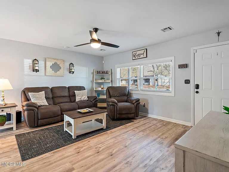 209 Sinclair Ave — Photo 6