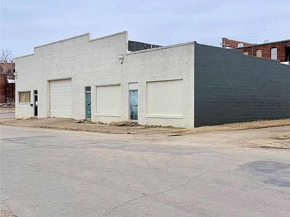 2nd image of 203 E 7th St