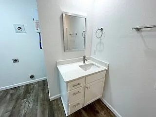 2 bed, 1.0 bath, $1,250 — Photo 4