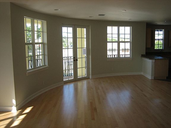 great room north 900 sqft