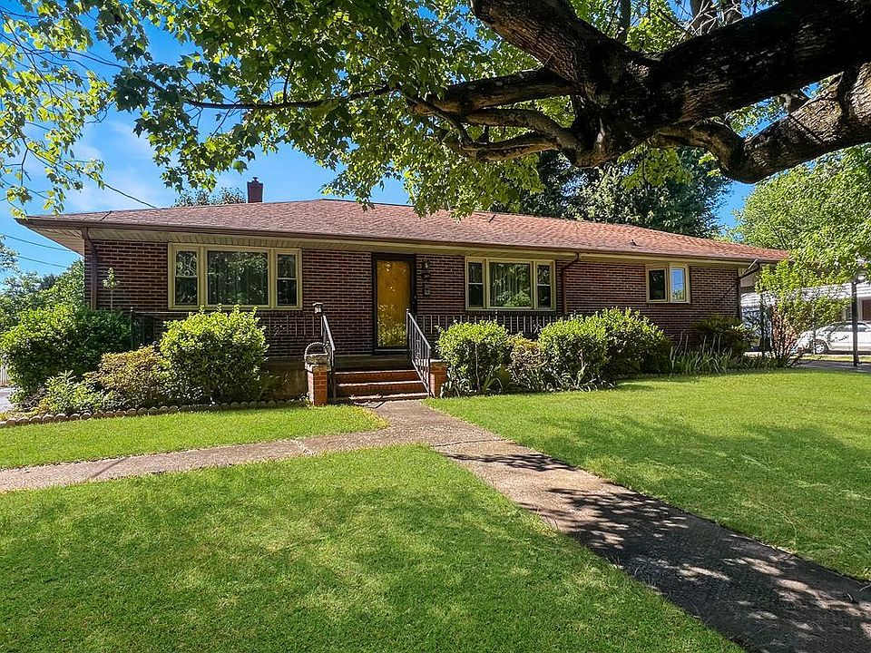 1st image of 300 Westview Dr