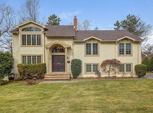 63 Havenwood Dr, Livingston, NJ 07039