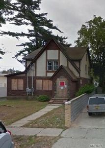 11 Lee St, Roosevelt, NY, 11575