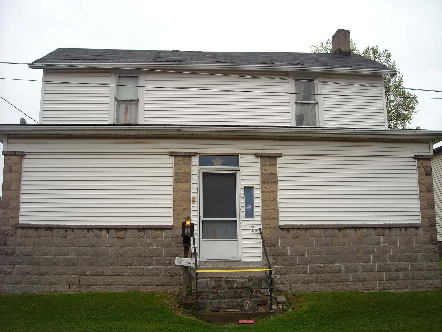 315 W Grant St photo 1