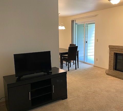 5th image of 2735 Tuscany Ln SW #812