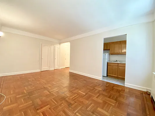 Rented by Mae Equities | media 11