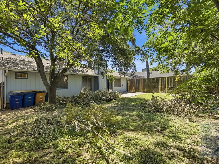 9002 Marsh Dr — Photo 20