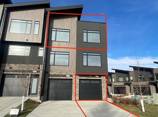 259 S Royal Elm Rd NW, Calgary, AB T3G5V6
