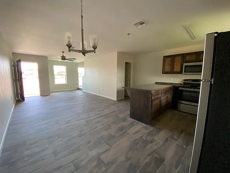 800 W Hall Acres Rd #B — Photo 6
