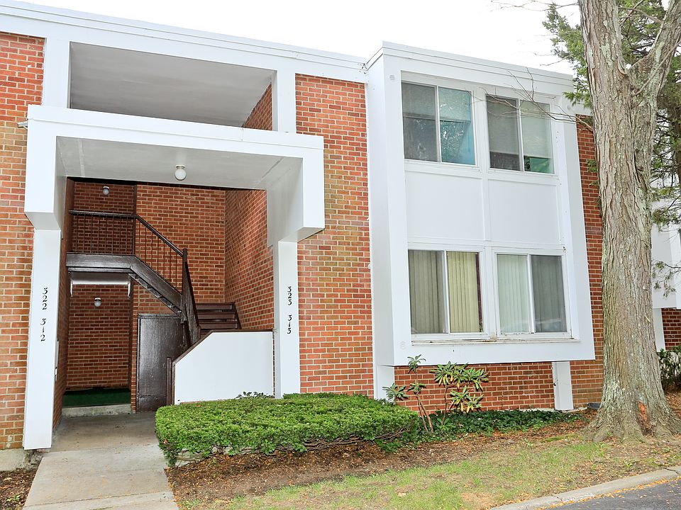 1st image of 323 Tallwood Dr #323
