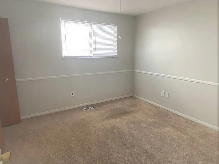 22820 Beechwood Ave — Photo 10
