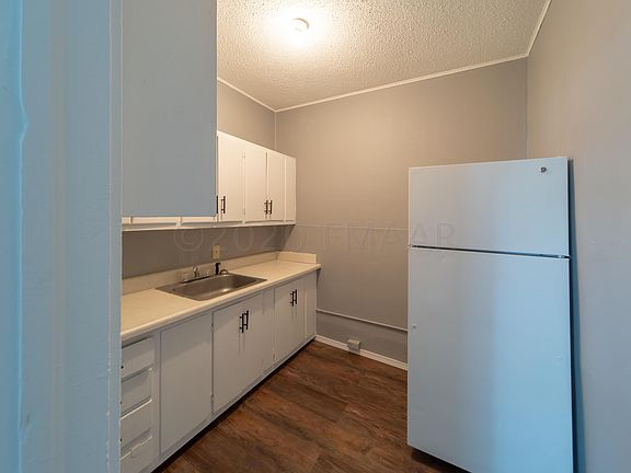 5th image of 331 Langer Ave N