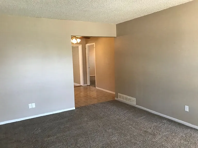 5234 Burbank Dr — Photo 10