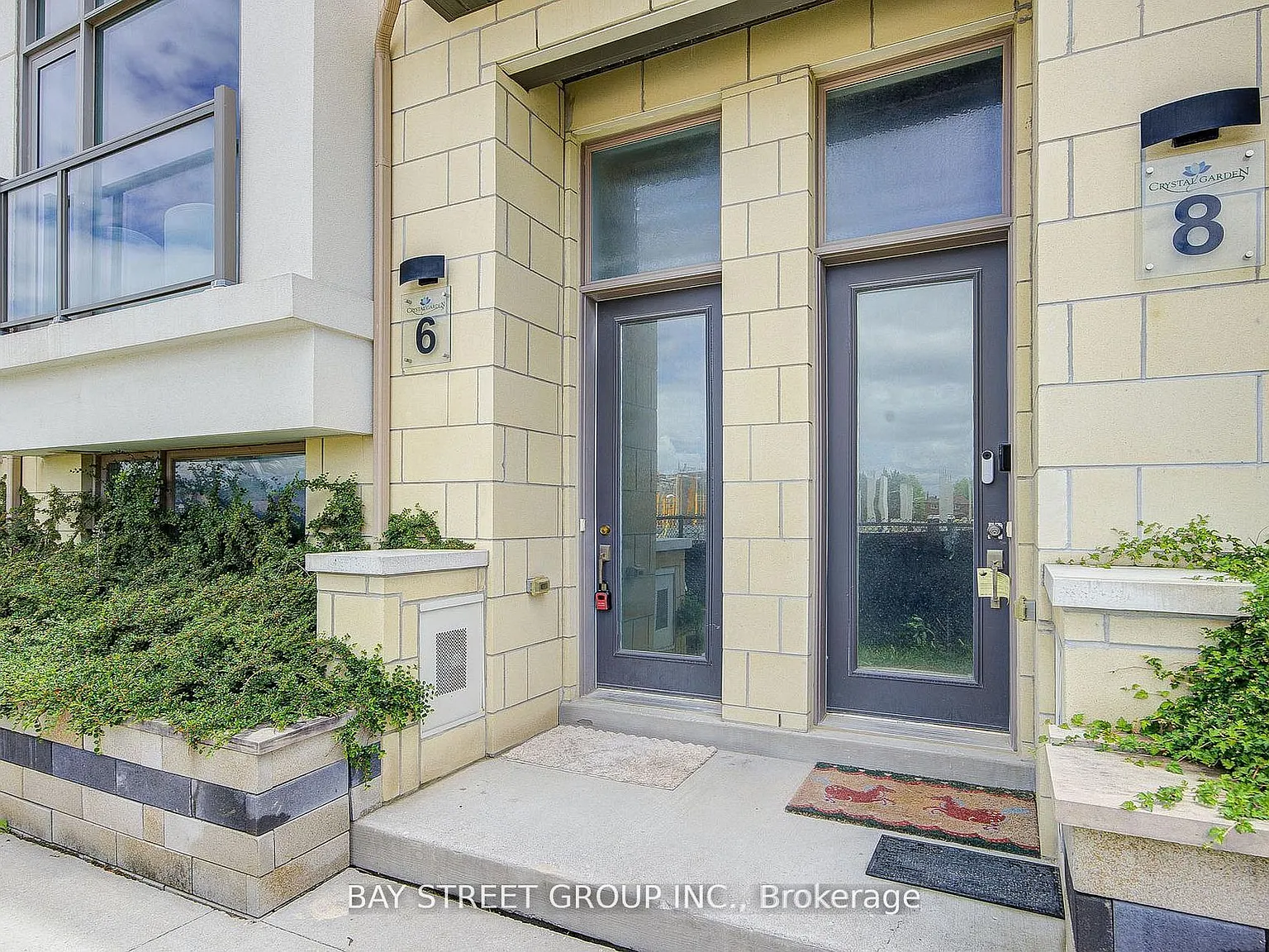 3 bed, $4,800 — Photo 1
