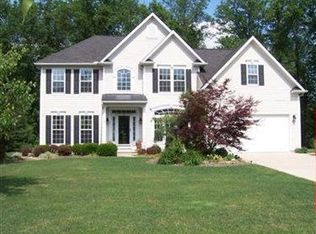 9771 Brook Rd, Olmsted Falls, OH 44138